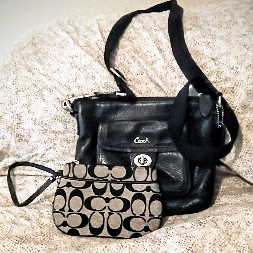 Vintage COACH crossbody And Clutch Wristlet PREOWNED GREAT CONDITION SET